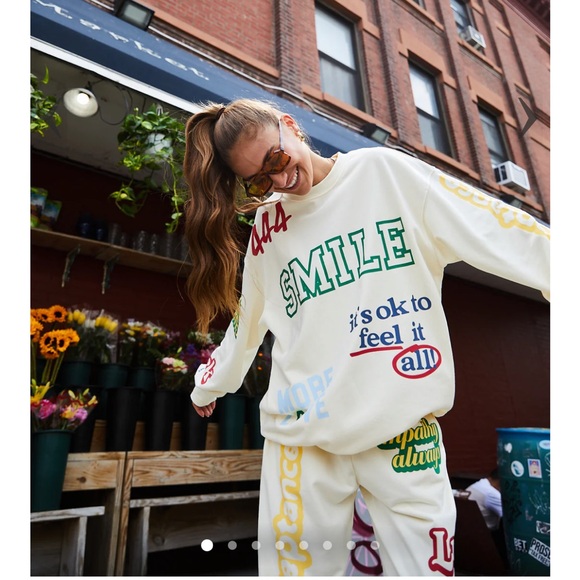 Mayfair Group Other - Mayfair sweatshirt/sweatpant set